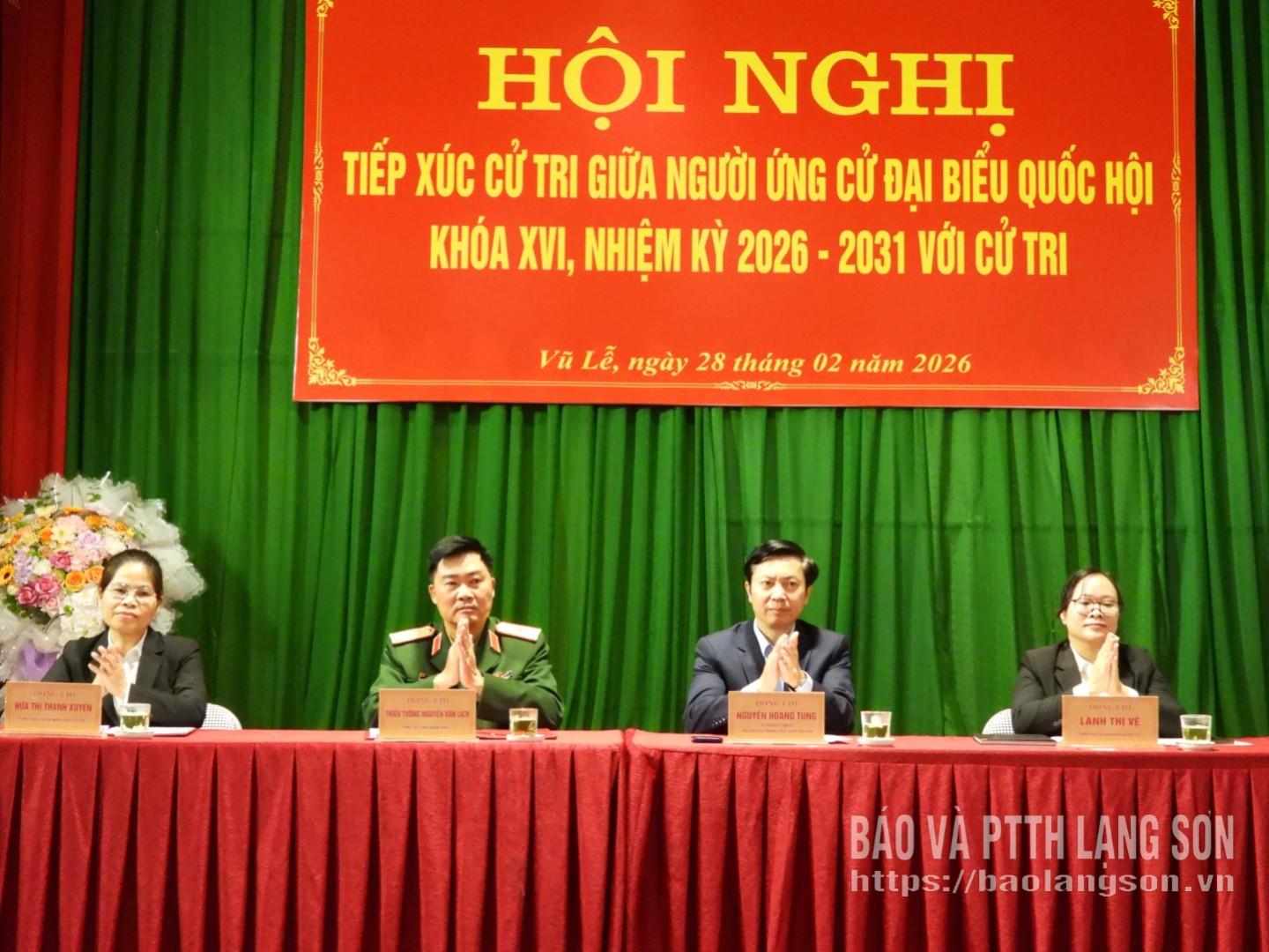 Các ứng cử viên tiếp xúc cử tri tại cụm xã Vũ Lễ