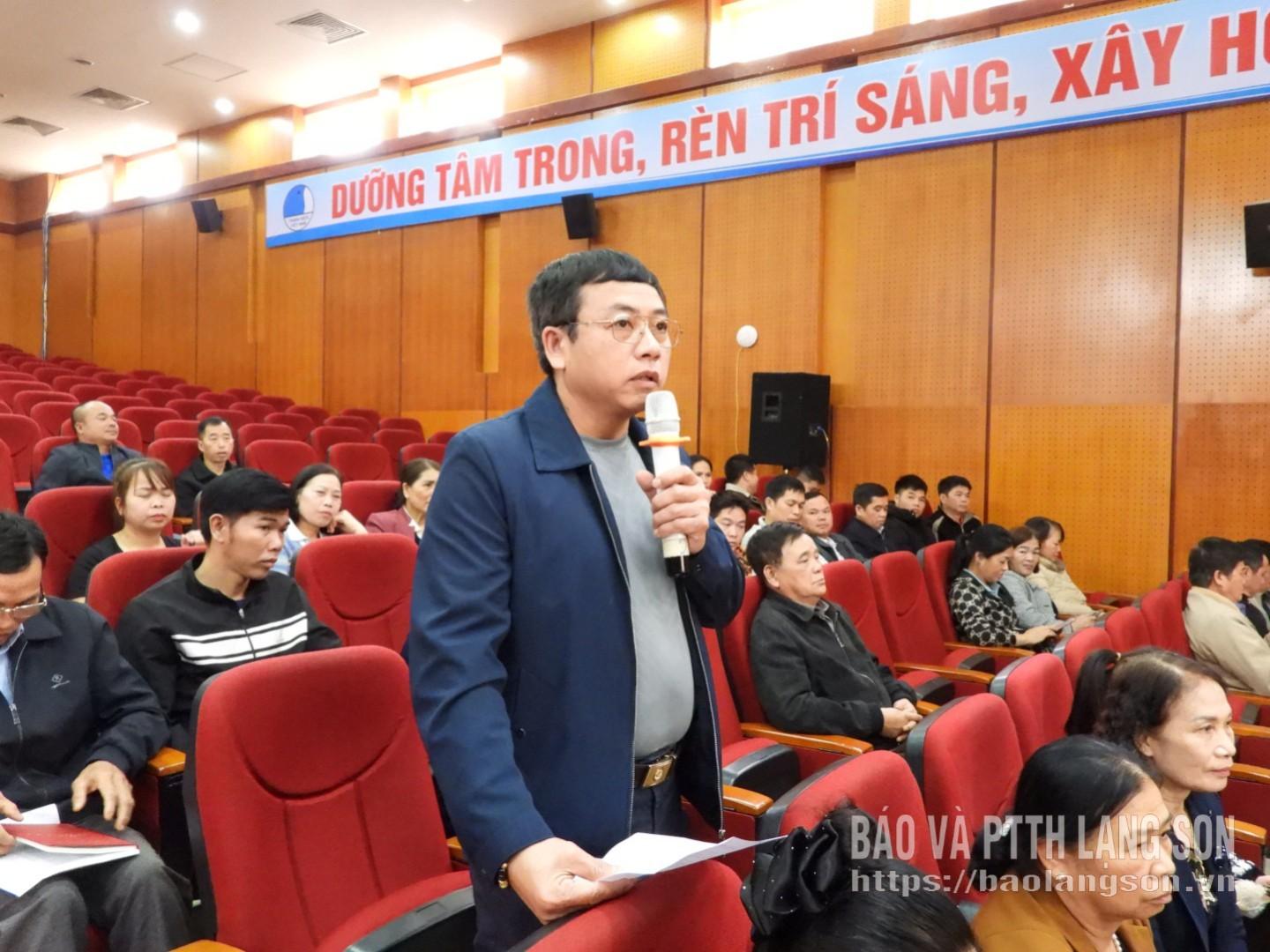 Cử tri xã Bắc Sơn phát biểu tại hội nghị