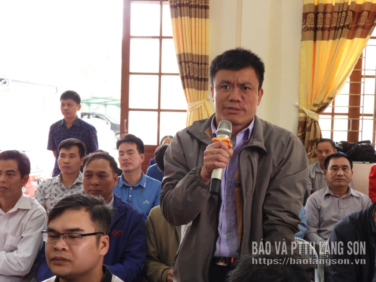 Cử tri xã Thiện Thuận phát biểu tại hội nghị