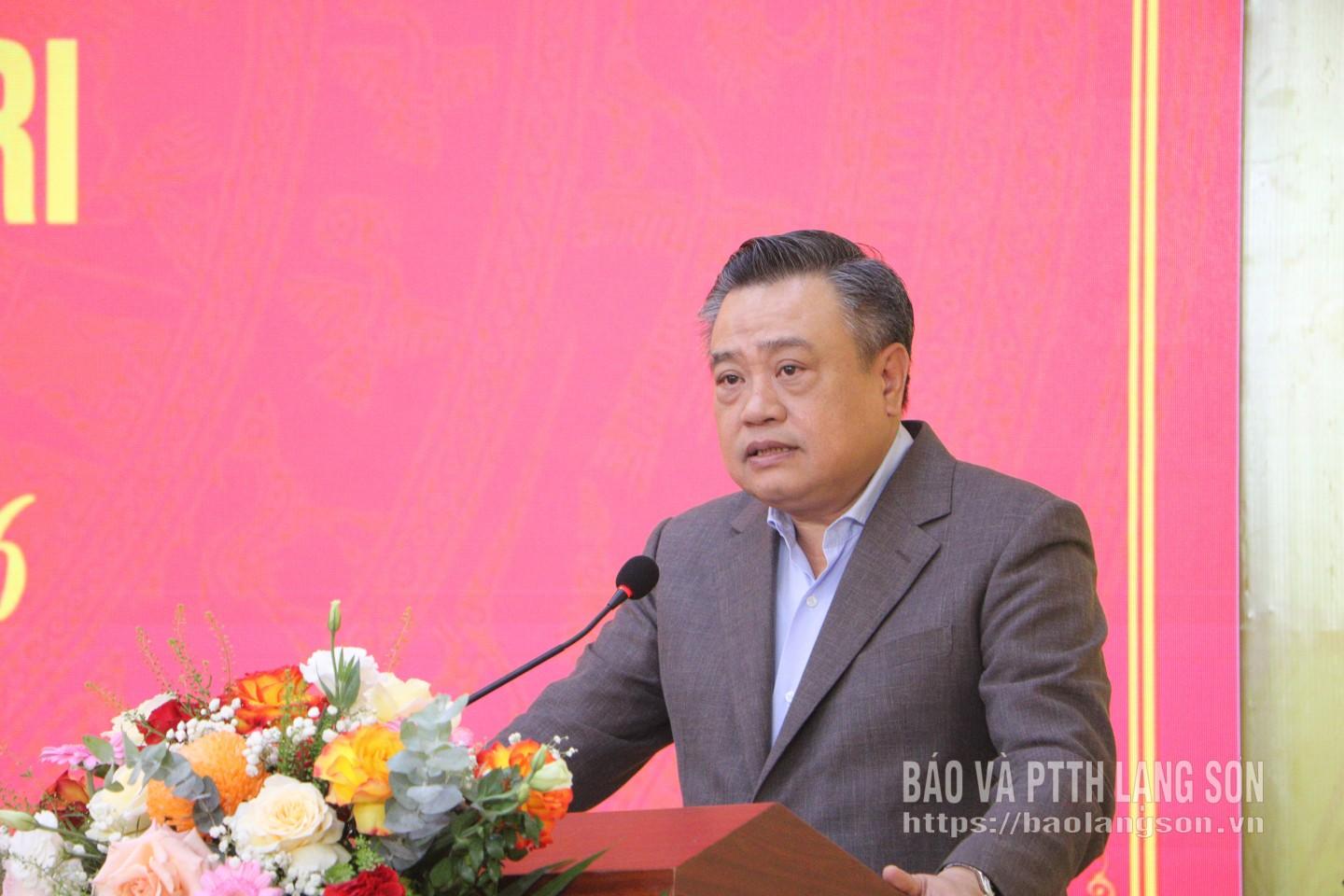 Ông Trần Sỹ Thanh, Ủy viên Bộ Chính trị, Bí thư Trung ương Đảng, Chủ nhiệm Ủy ban Kiểm tra Trung ương trình bày chương trình hành động tại hội nghị