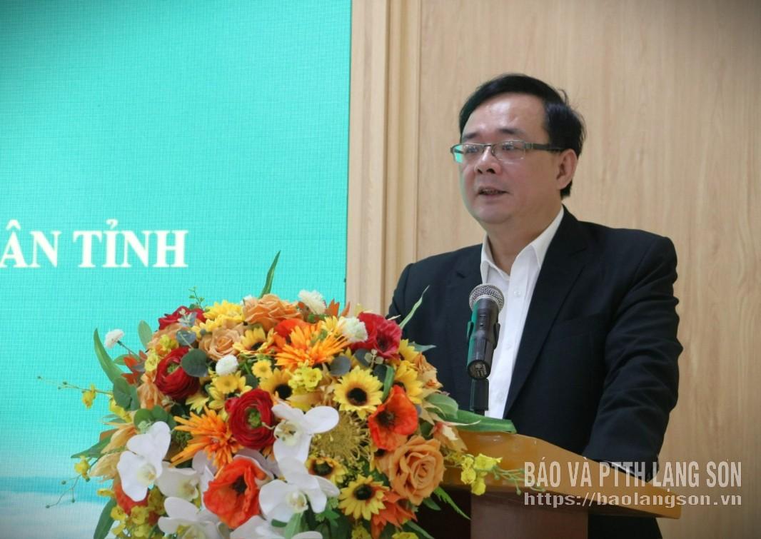 Ông Triệu Quang Huy, Tỉnh uỷ viên, Phó Trưởng đoàn chuyên trách phụ trách Đoàn đại biểu Quốc hội, Phó Chủ tịch Ủy ban MTTQ Việt Nam tỉnh, Chủ tịch HND tỉnh phát biểu tại hội nghị