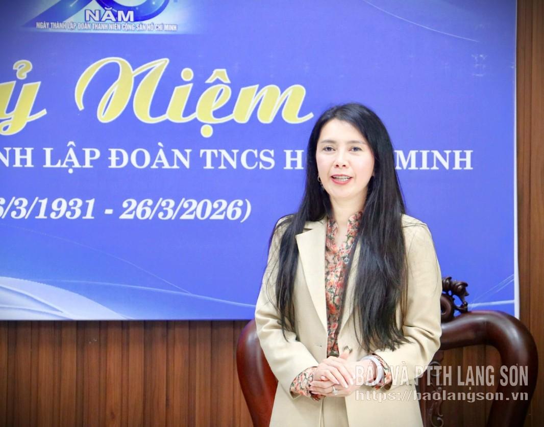 Đồng chí Đoàn Thu Hà, Phó Bí thư Tỉnh ủy, Chủ tịch Ủy ban MTTQ Việt Nam tỉnh phát biểu ghi nhận và biểu dương tinh thần xung kích, sáng tạo của tuổi trẻ xứ Lạng