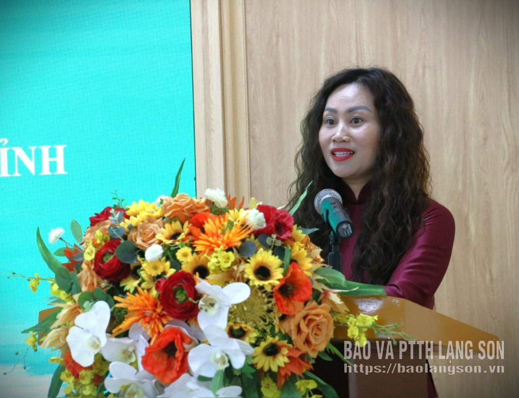 Bà Dương Thị Hoan phát biểu nhận nhiệm vụ