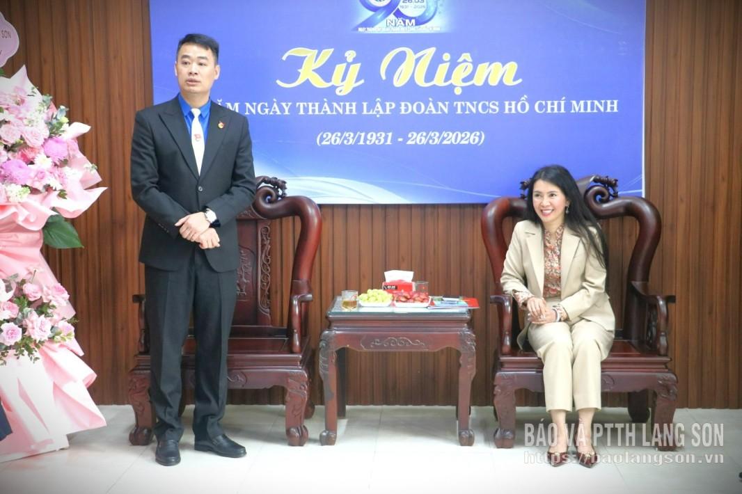 Bí thư Tỉnh đoàn báo cáo khái quát kết quả công tác đoàn và phong trào thanh thiếu nhi