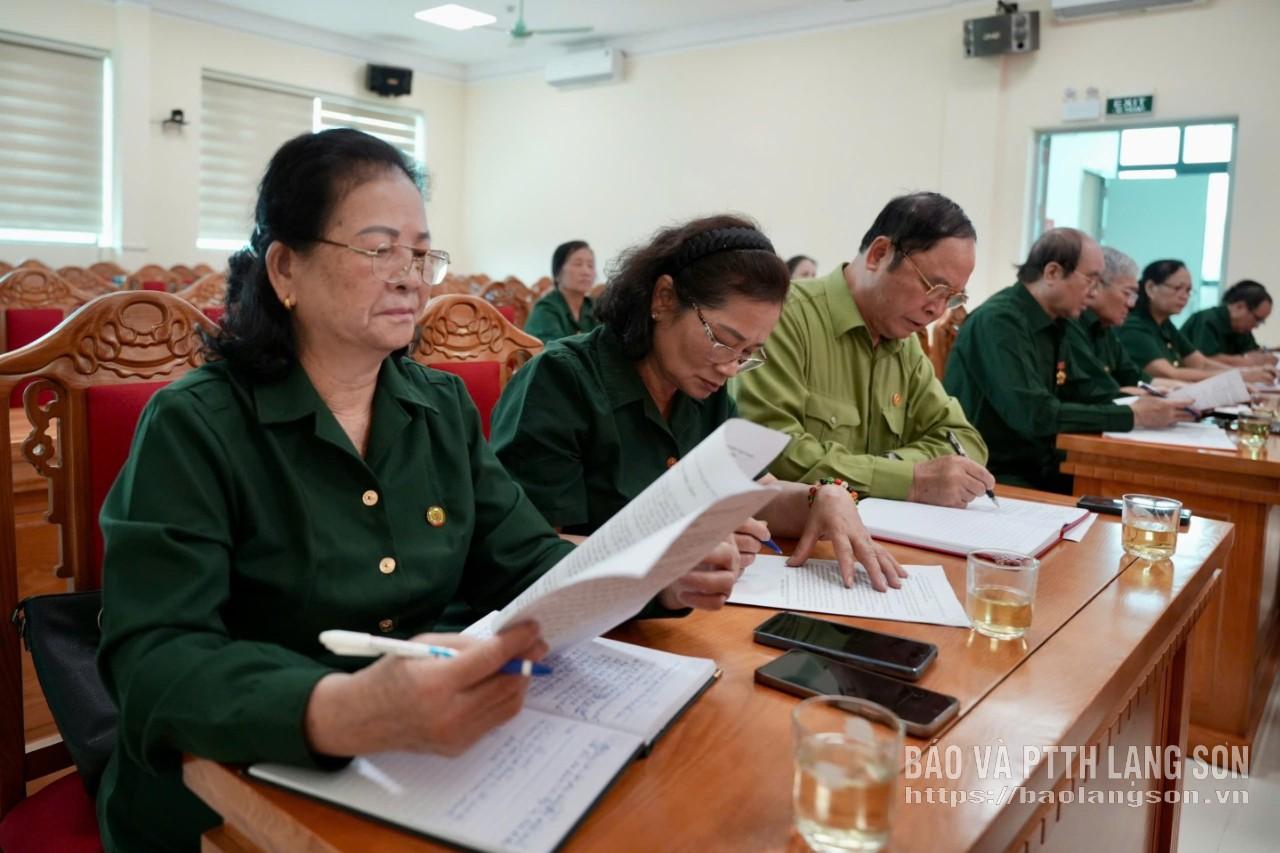 Các cựu thanh viên xung phong dự hội nghị