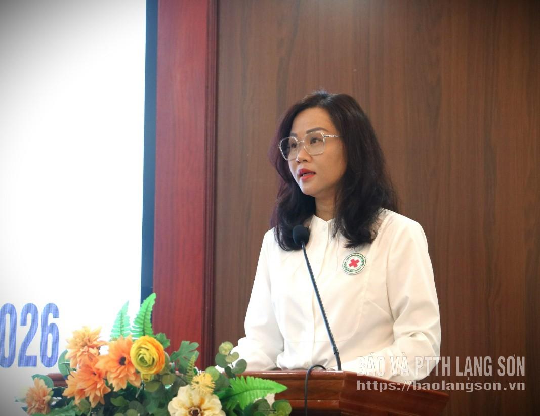 Chủ tịch Hội Chữ thập đỏ tỉnh phát biểu tại hội nghị