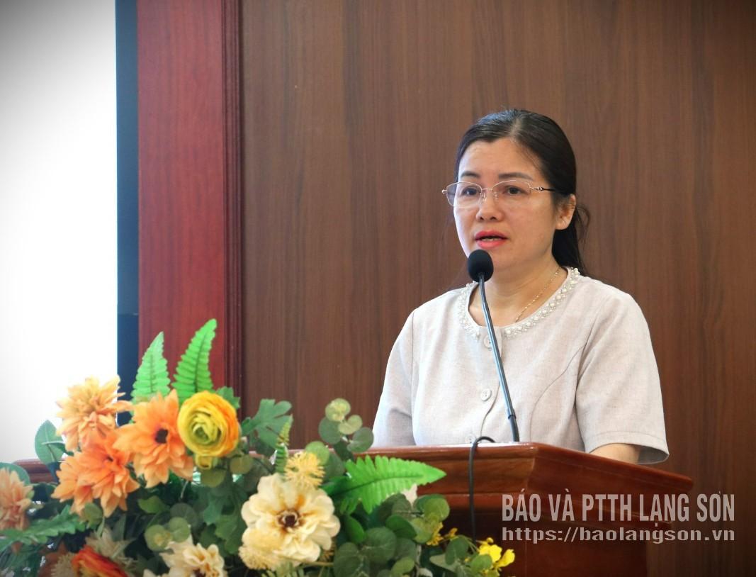 Lãnh đạo Ủy ban MTTQ Việt Nam tỉnh phát biểu tại hội nghị