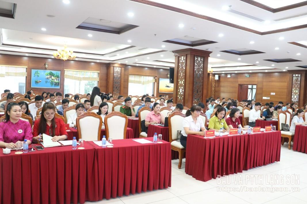 Các đại biểu tham dự hội nghị