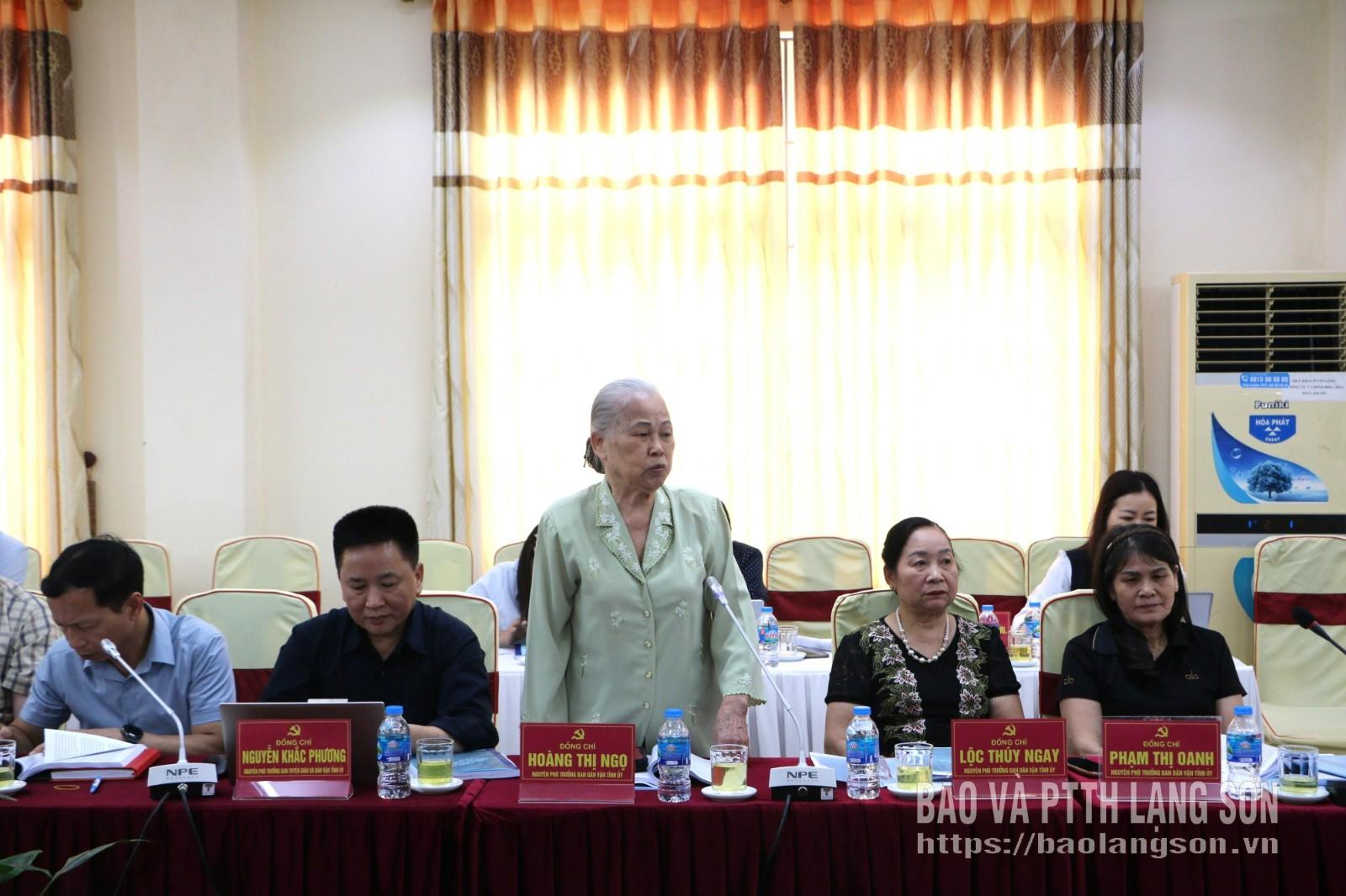 Đại biểu đóng góp ý kiến tại hội thảo