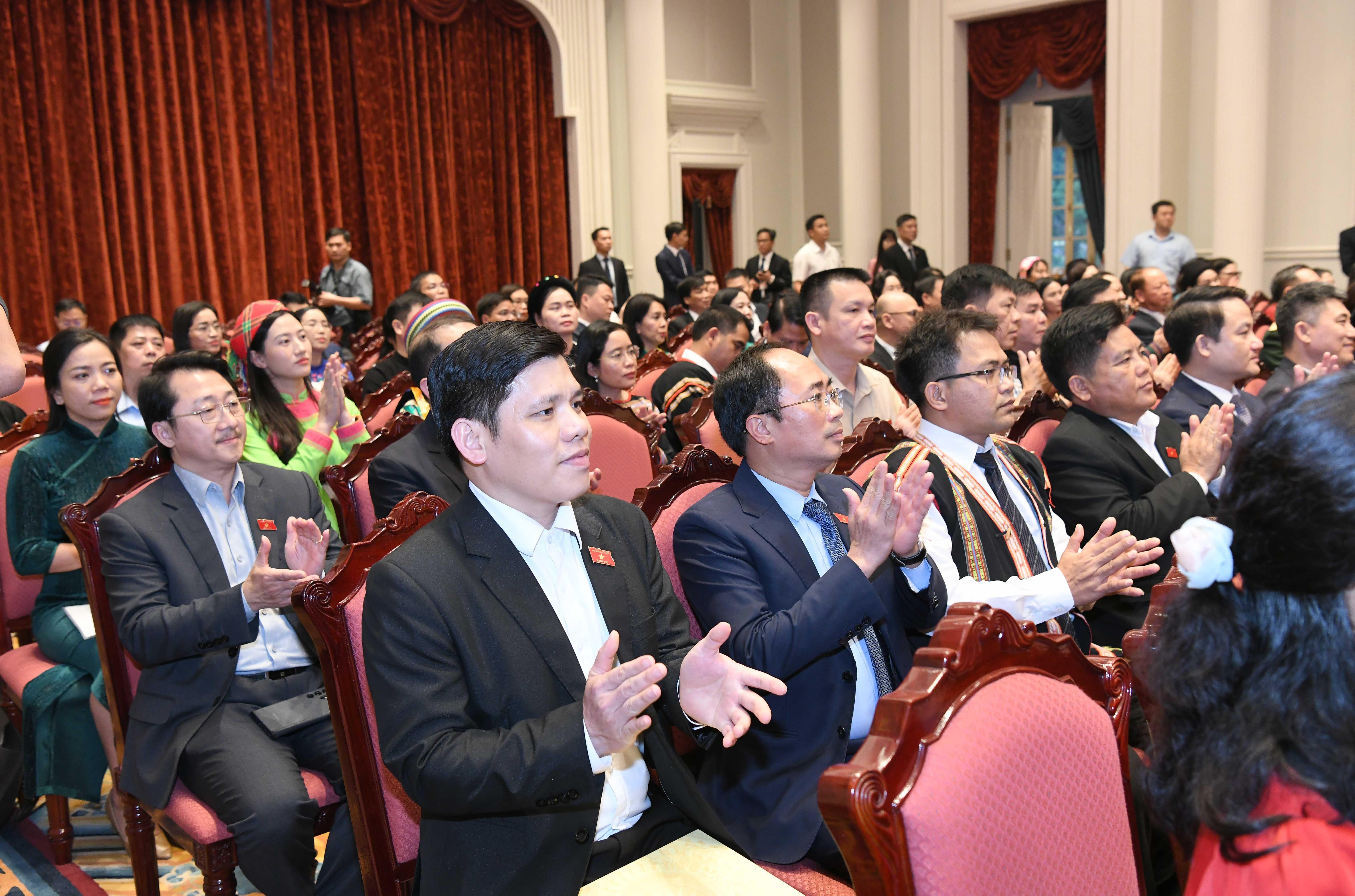 Các đại biểu dự cuộc gặp mặt. Ảnh: Lâm Hiển