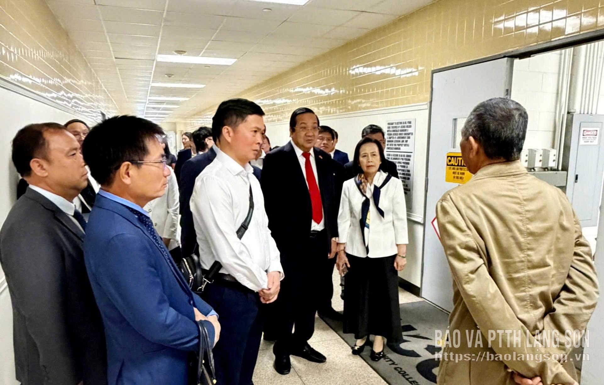 Đoàn đại biểu tỉnh khảo sát thực tế tại Trường Cao đẳng Trung tâm Houston