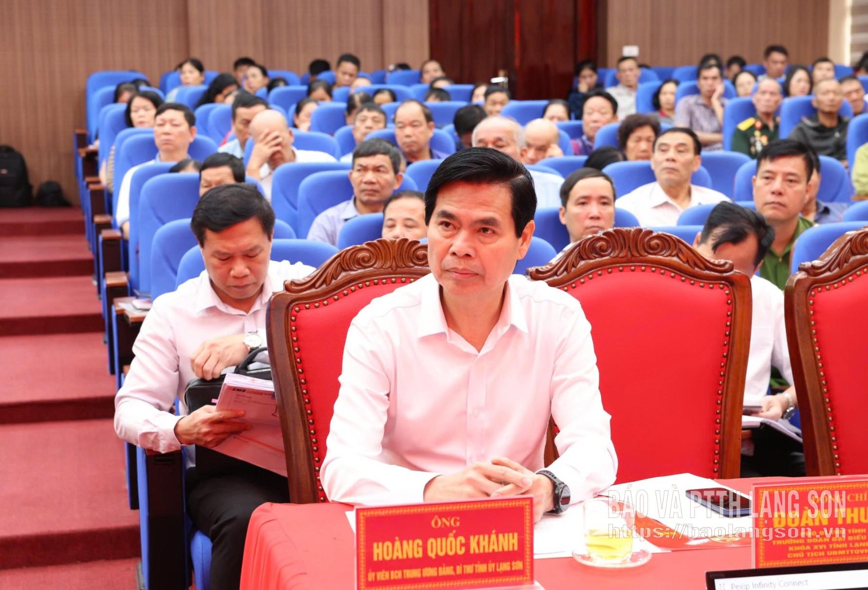 Đồng chí Hoàng Quốc Khánh, Uỷ viên Trung ương Đảng, Bí thư Tỉnh uỷ Lạng Sơn và các đại biểu dự hội nghị tại điểm cầu phường Đông Kinh