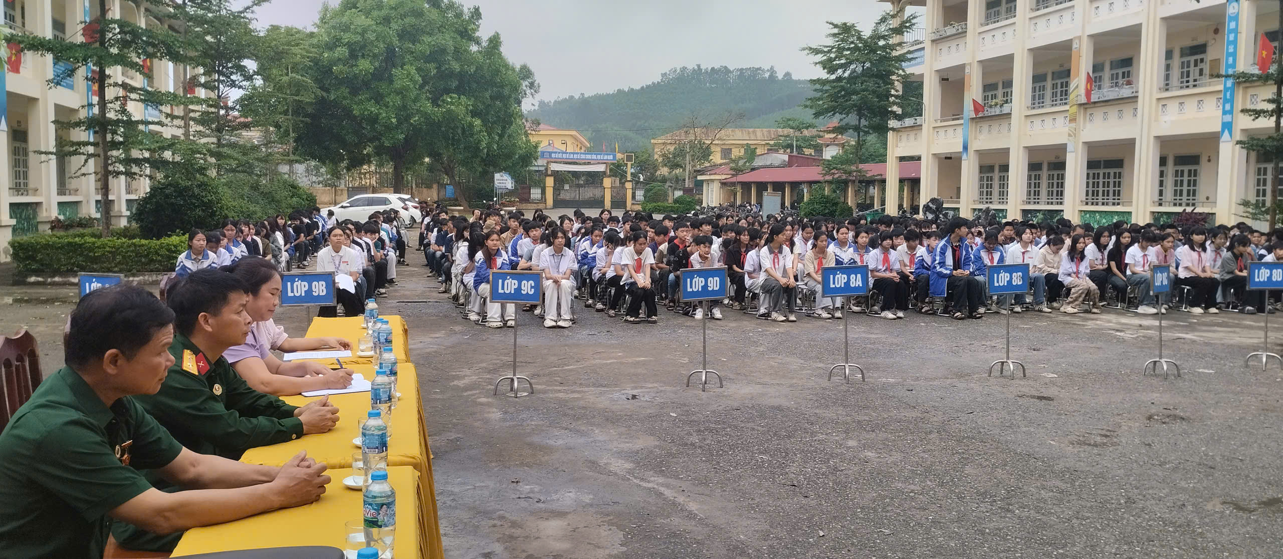 Hoi_CCB_xa_Huu_Lung_noi_chuyen_truyen_thong_