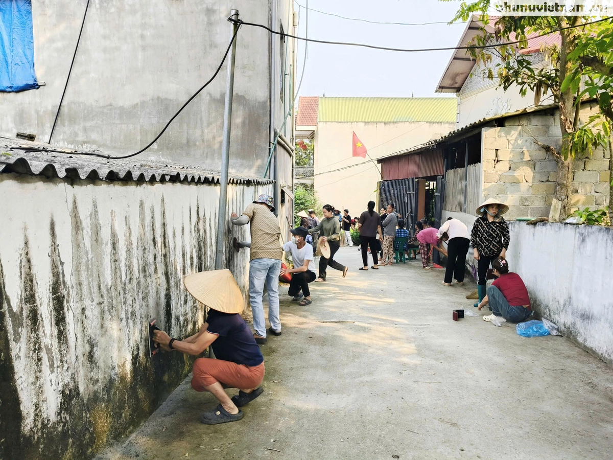 Phụ nữ xứ Lạng tô điểm đường quê vùng biên chào mừng Đại hội Phụ nữ toàn quốc XIV- Ảnh 4. Phụ nữ xứ Lạng tô điểm đường quê vùng biên chào mừng Đại hội Phụ nữ toàn quốc XIV- Ảnh 4.