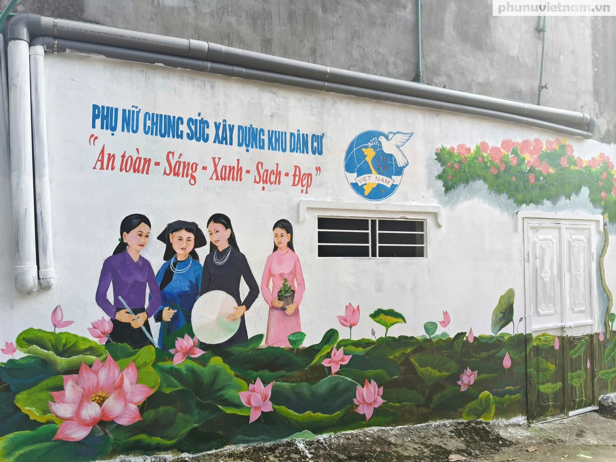 Phụ nữ xứ Lạng tô điểm đường quê vùng biên chào mừng Đại hội Phụ nữ toàn quốc XIV- Ảnh 12. Phụ nữ xứ Lạng tô điểm đường quê vùng biên chào mừng Đại hội Phụ nữ toàn quốc XIV- Ảnh 12.