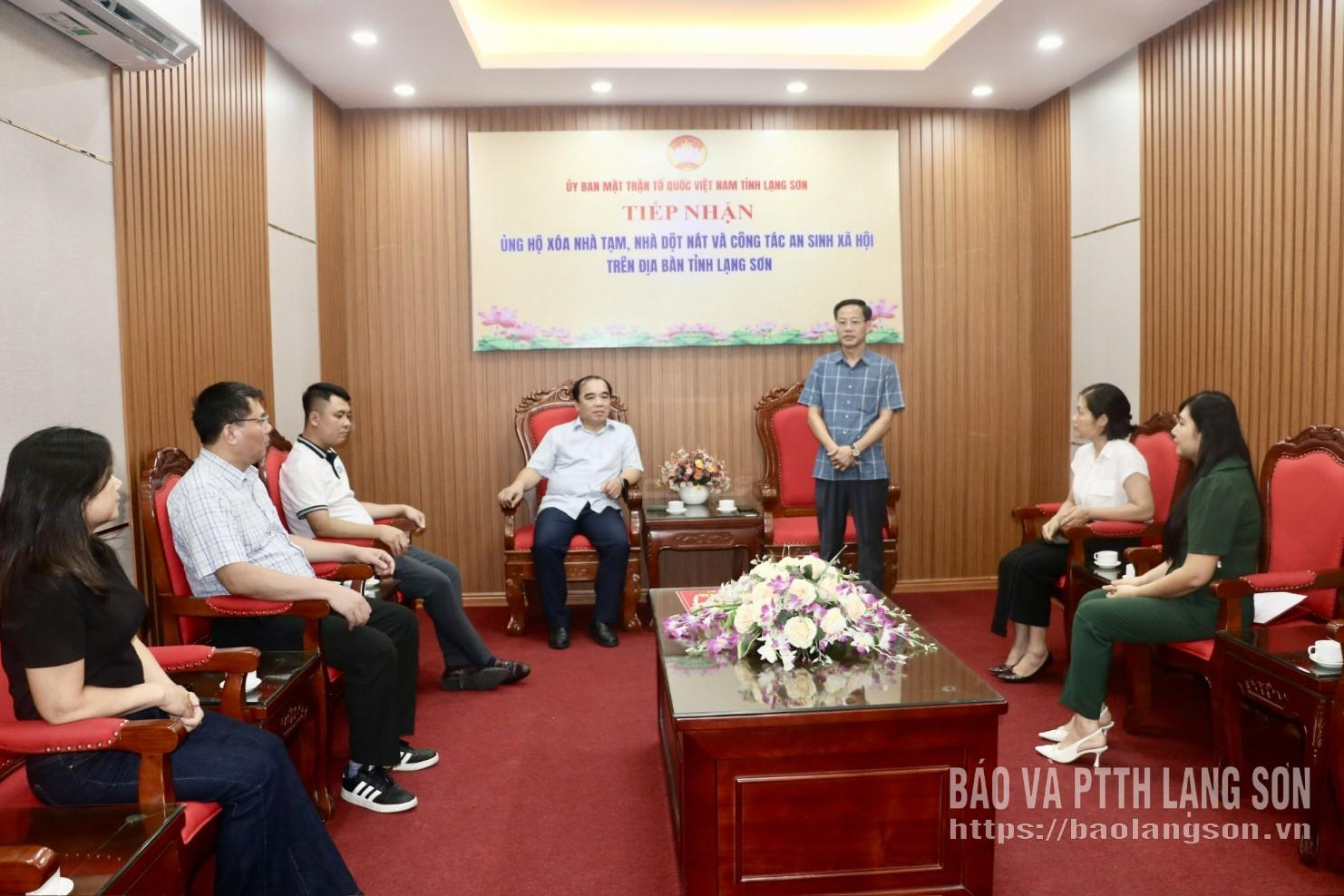 Lãnh đạo Ủy ban MTTQ Việt Nam tỉnh phát biểu tại chương trình