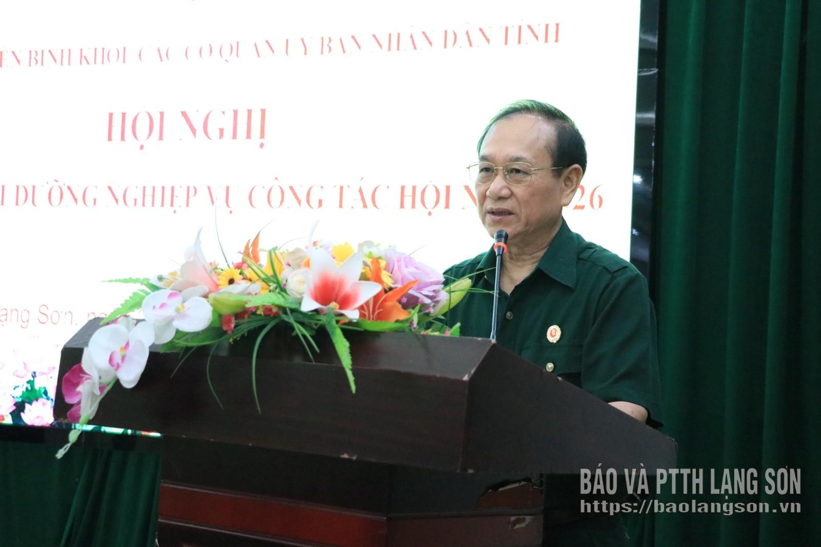 Lãnh đạo Hội Cựu chiến binh Khối các cơ quan UBND tỉnh phát biểu khai mạc hội nghị tập huấn