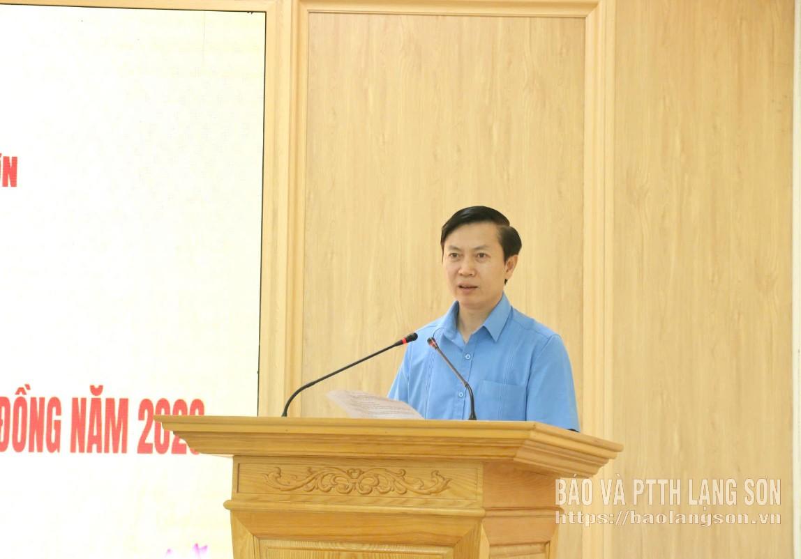 Đồng chí Nguyễn Hoàng Tùng, Ủy viên Ban thường vụ Tỉnh ủy, Phó chủ tịch Thường trực Ủy ban MTTQ Việt Nam tỉnh phát biểu tại hội thảo