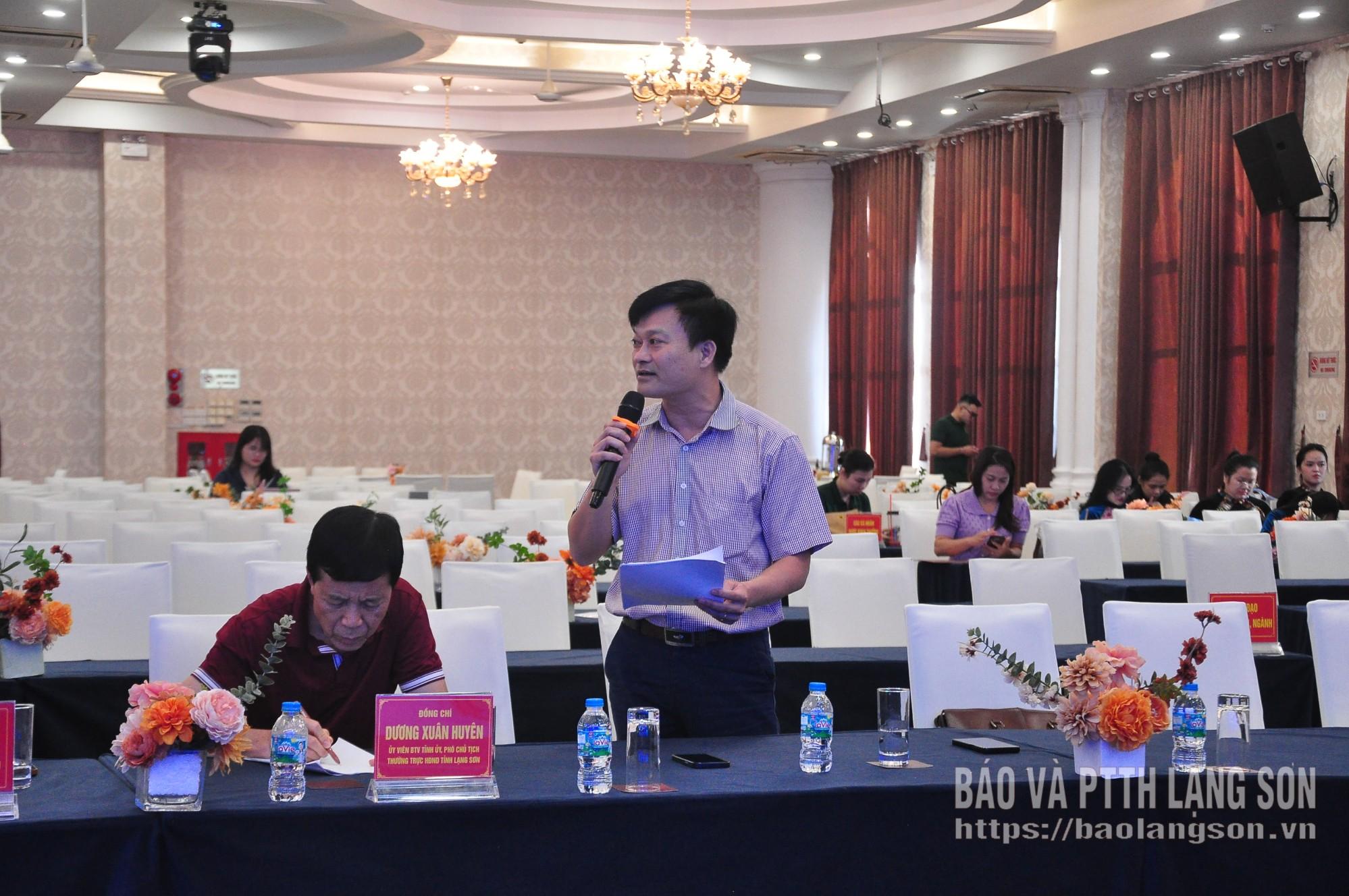 Lãnh đạo Báo và PTTH góp ý một số nội dung tại chương trình tổng duyệt