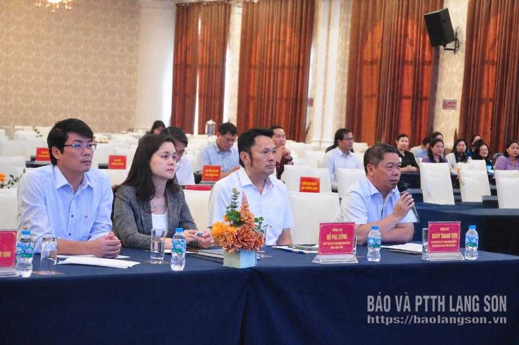 Đồng chí Đoàn Thanh Sơn, Phó Chủ tịch UBND tỉnh, Trưởng Ban Tổ chức lễ tôn vinh phát biểu ý kiến tại buổi tổng duyệt