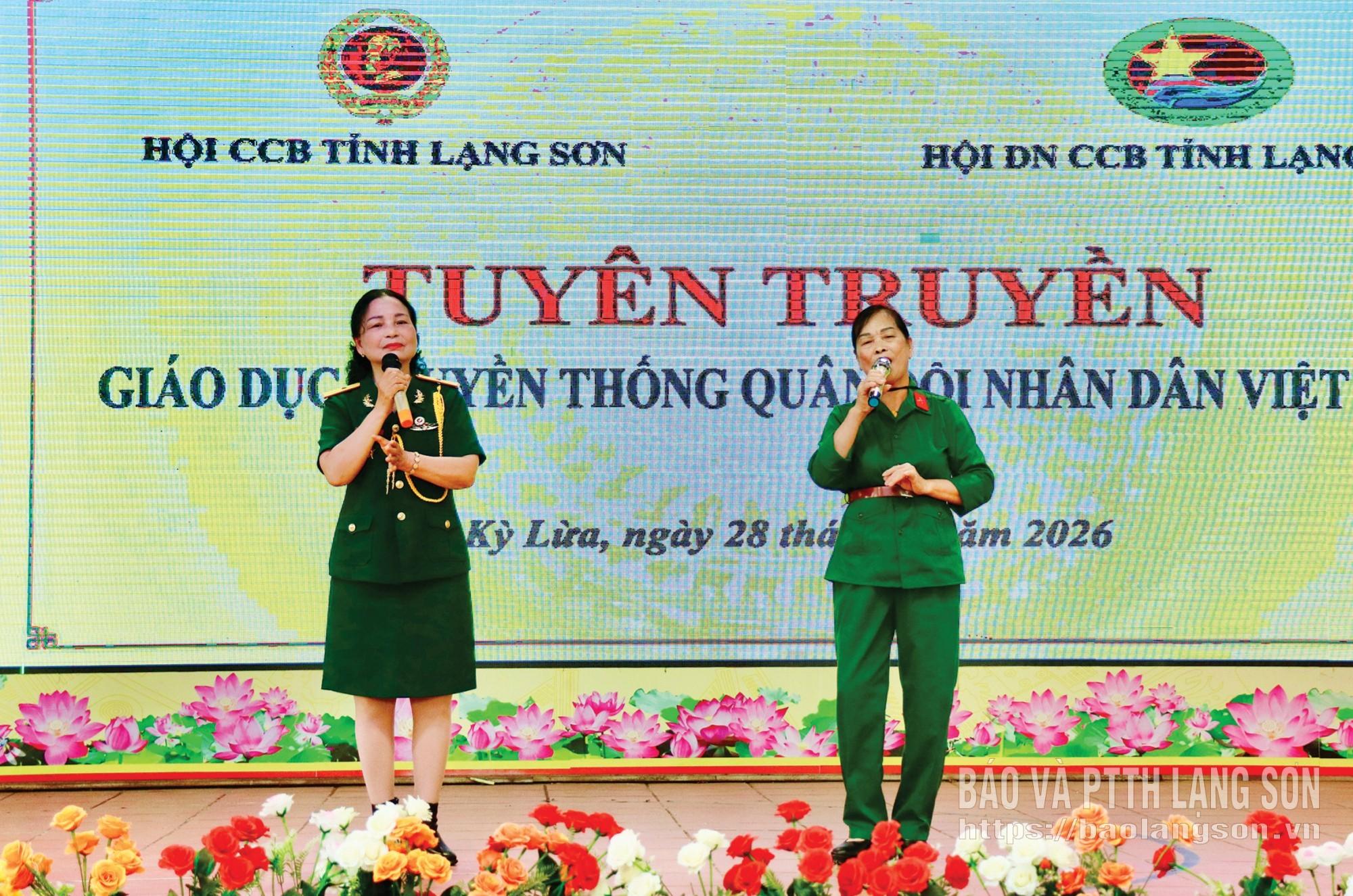 Hội viên Hội Doanh nghiệp, doanh nhân cựu chiến binh tỉnh tham gia chương trình tuyên truyền, giáo dục truyền thống tại Trường THPT Cao Lộc